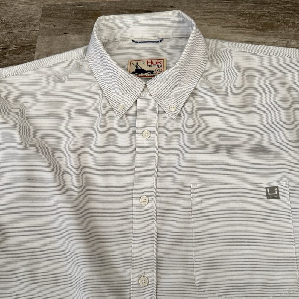 HUK Fishing Shirt Men XL Gray Striped Performance Stretch Button Up Short Sleeve